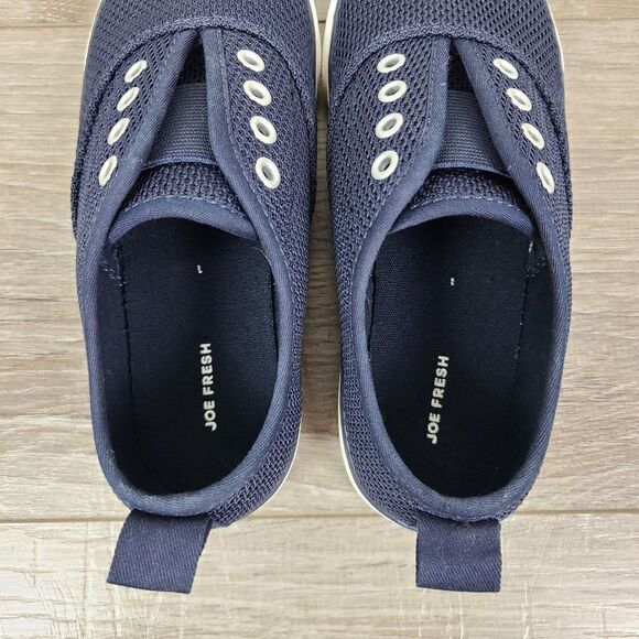 Joe Fresh Boy's Navy Blue Laceless Canvas Sneakers Size 1 Youth - Picture 10 of 14